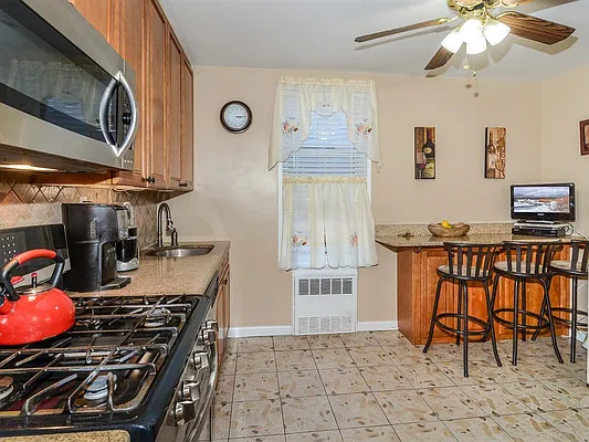 Sold by Robert E. Hill  | media 5