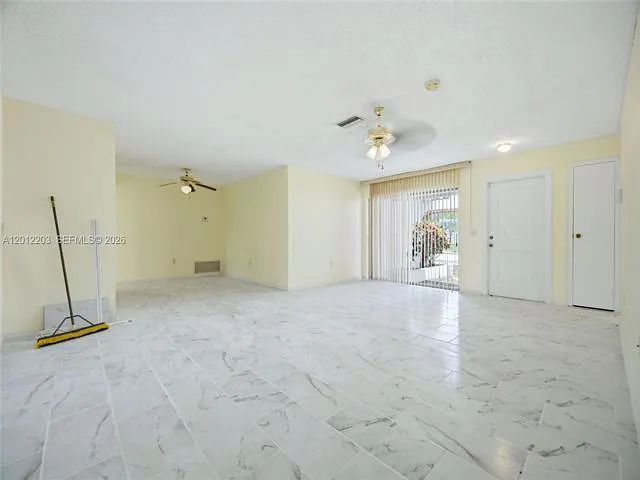 920 NW 92nd Ave — Photo 4
