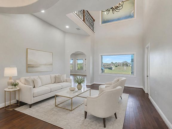 5th image of 11656 Renaissance Dr
