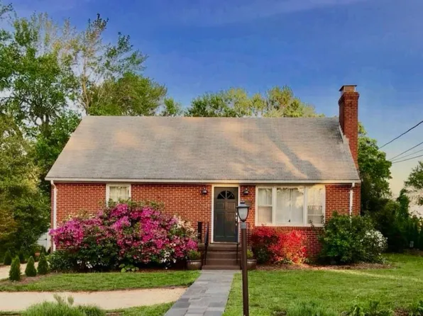 1104 Locust Ave, Charlottesville, VA 22901