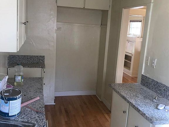 3rd image of 675 Loma Ave