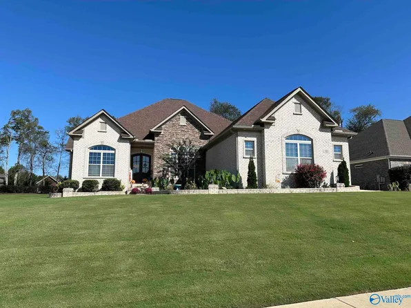 121 Phillipsridge Dr, Huntsville, AL 35811