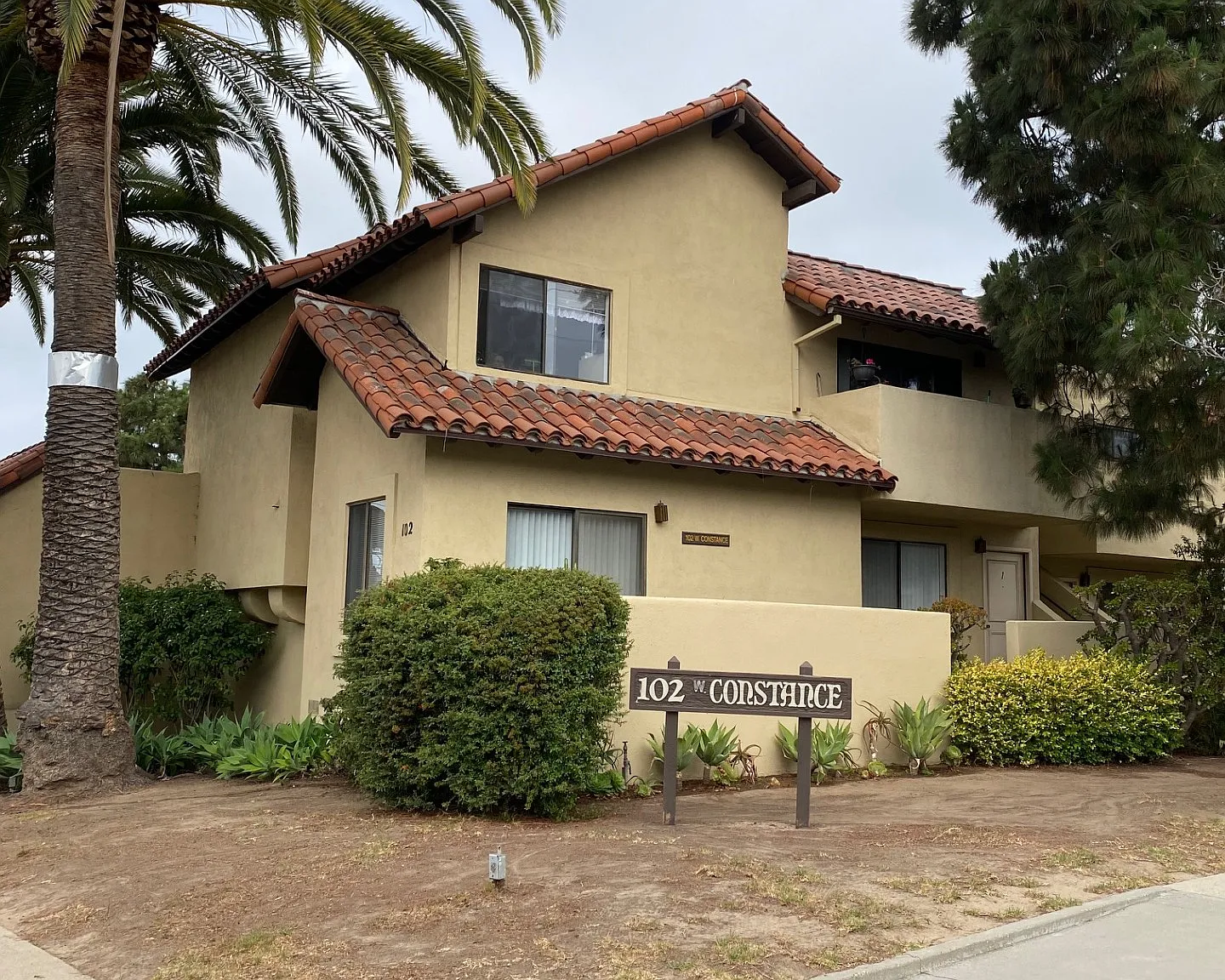 2 bed, 900 sqft, $3,200 — Photo 1