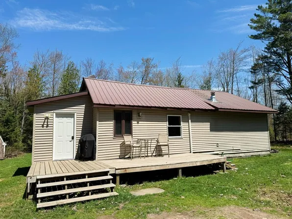 696 W Thirteen Mile Rd, Dafter, MI 49724