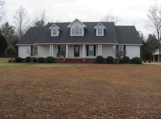 4592 Veterans Dr N, Huntingdon, TN 38344