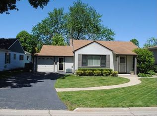 343 Bangs St, Wauconda, IL 60084