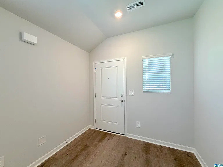 132 Challenger Way — Photo 3
