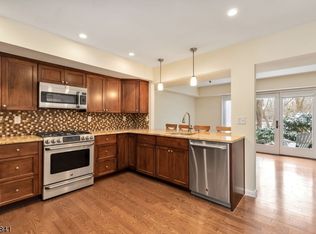 1371 Springfield Ave APT 4, New Providence, NJ 07974