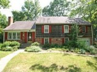 1903 Hackamore Ln, Alexandria, VA 22308