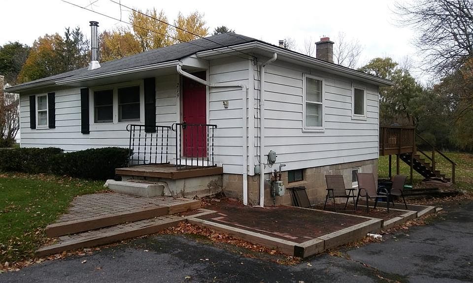 1st image of 219 N Pearl St