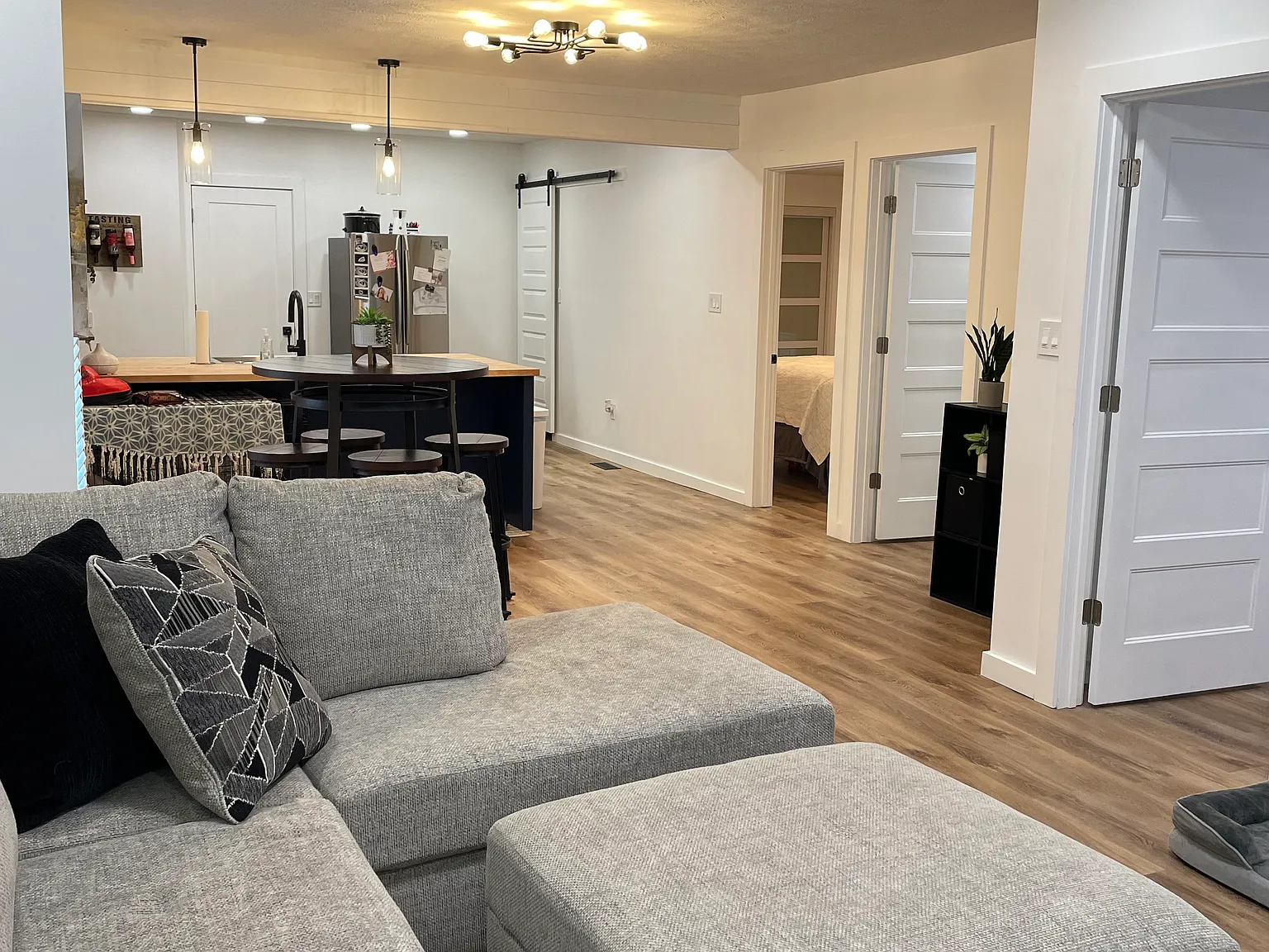 2 bed, 1000 sqft, $1,495 — Photo 3