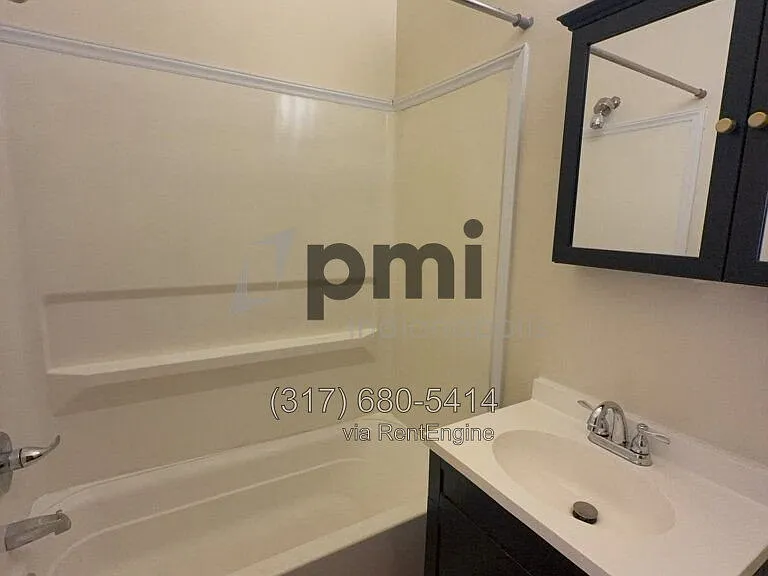 Indy Downtown Colonial Apartments — Photo 20