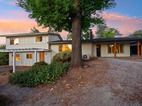 2515 Flume Ln, Newcastle, CA 95658