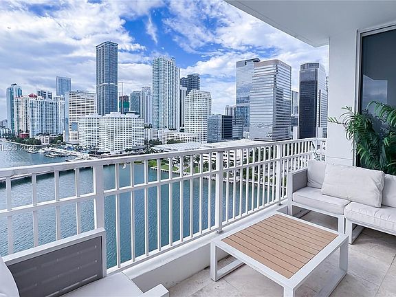 4th image of 701 Brickell Key Blvd APT 1912