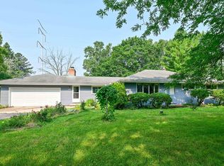 11737 N Ridgeway Ave, Mequon, WI 53097
