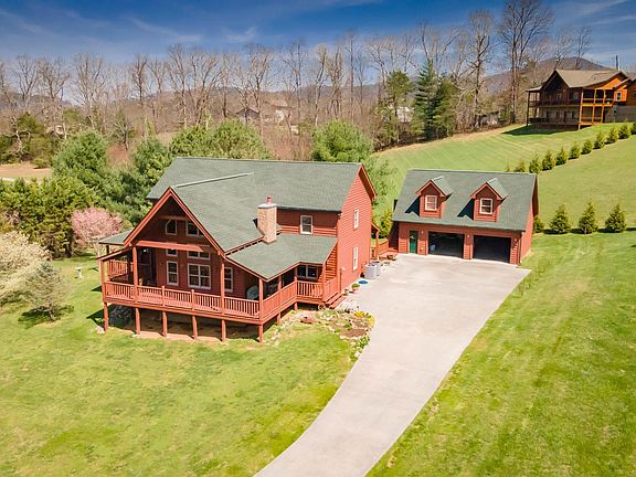 4th image of 3385 Clear Valley Dr