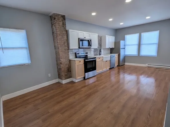 311 W Market St #2, Scranton, PA 18508