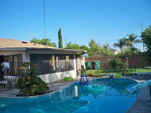 4th image of 651 N Glenrose Dr