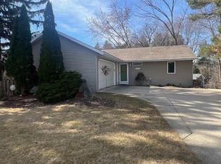 421 Commonwealth Dr, Fort Atkinson, WI 53538