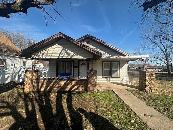 2nd image of 901 N McKinley Ave