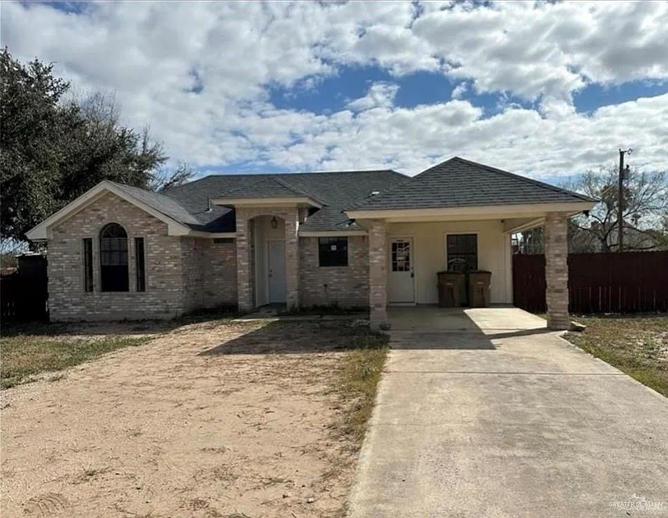 3 bed, 4.0 bath, 1363 sqft, $1,700 — Photo 1