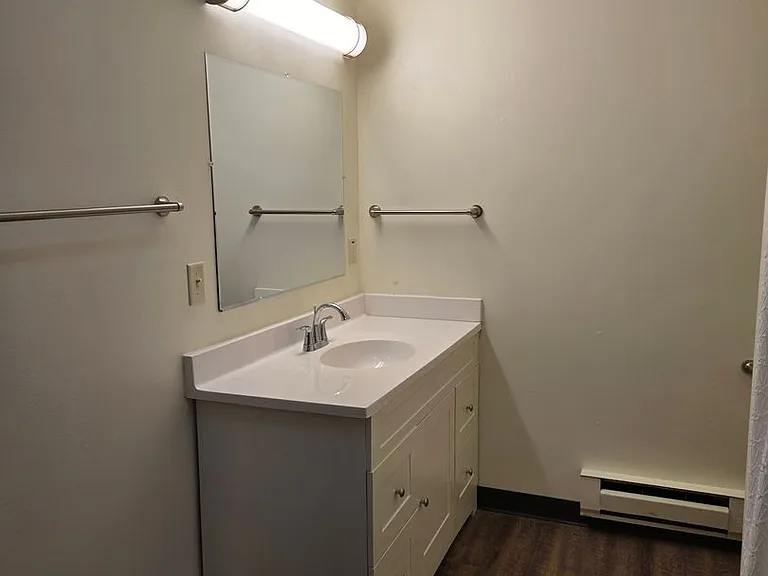 215 Weed St — Photo 8