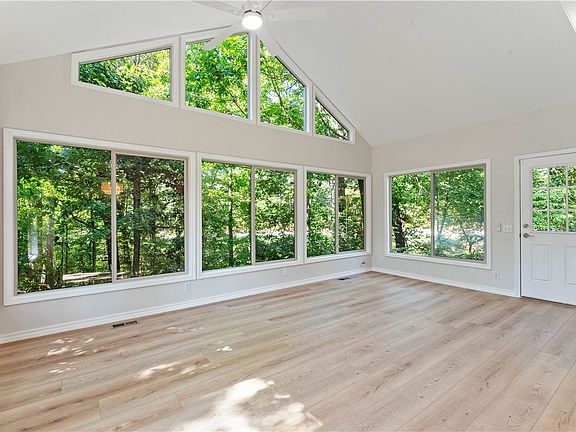 4th image of 2 Morganshire Dr