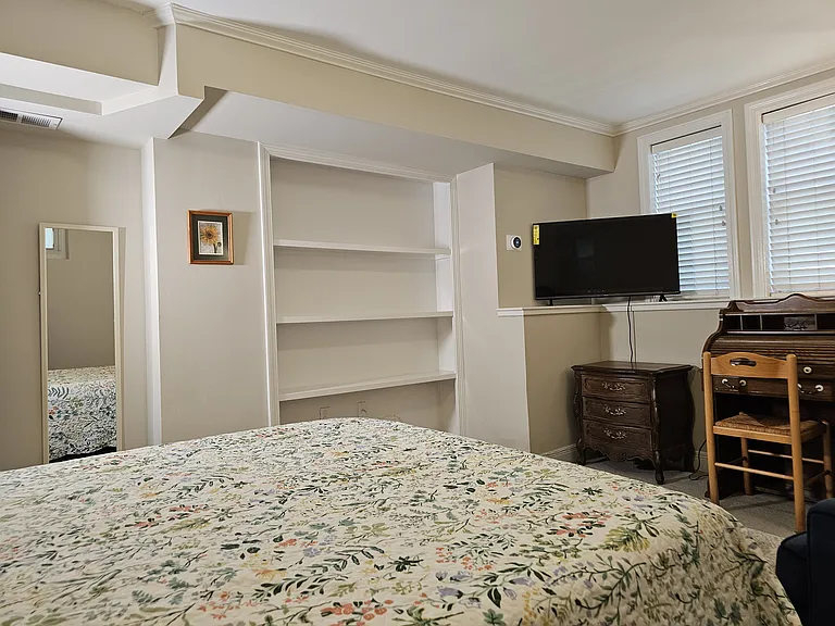31 Antrim St #B — Photo 4