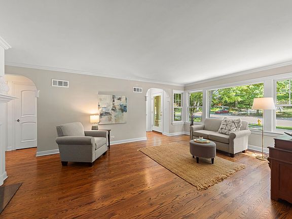 5th image of 848 Woodland Dr