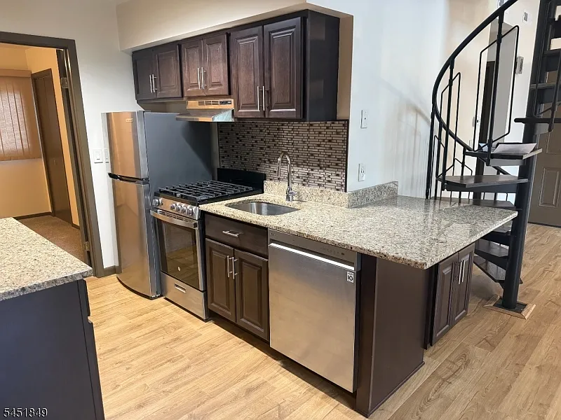 11 Great Gorge Dr #8