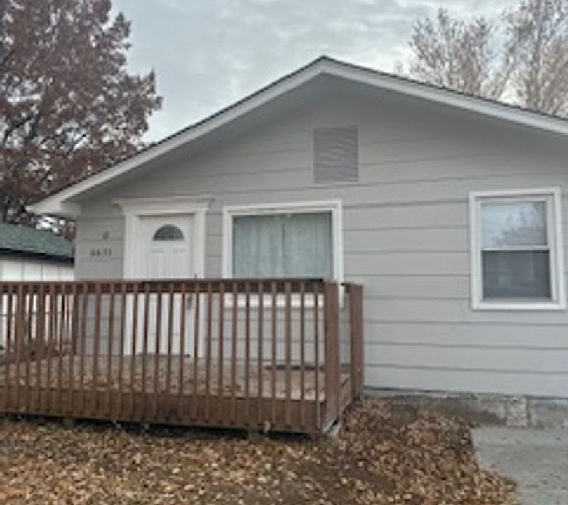 1st image of 6633 NE 49th St