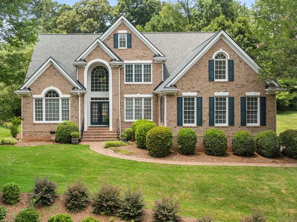 402 Bridewell Ct, Cary, NC 27511
