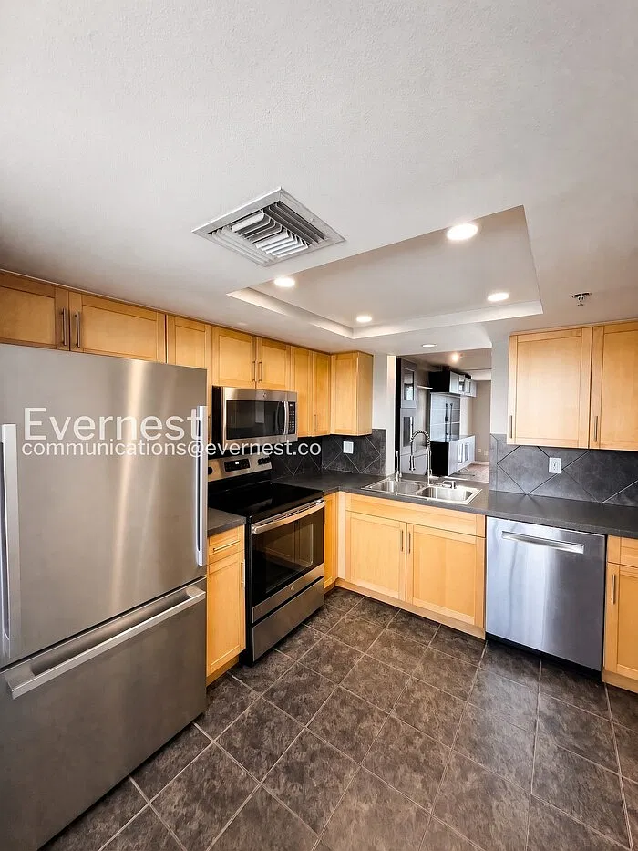 2 bed, 2.0 bath, 1016 sqft, $2,695 — Photo 3