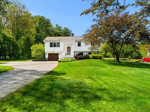 202 Center St, Groveland, MA 01834