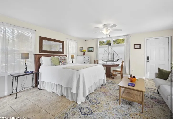 Building Photo - 509 Live Oak St #1
