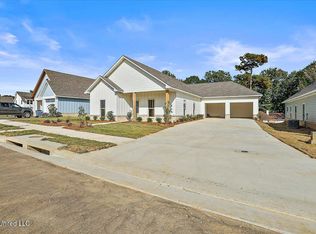 703 Heartwood Ln, Brandon, MS 39042