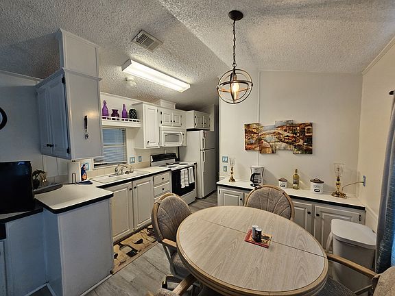 4th image of 7125 Fruitville Rd #100