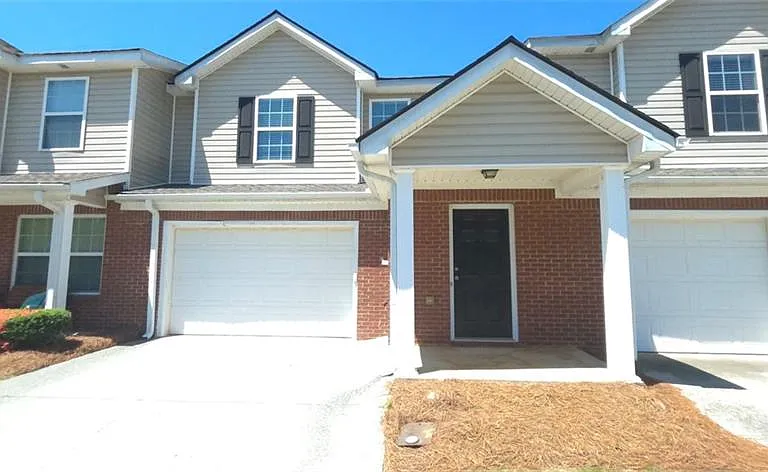 252 Tara Commons Dr — Photo 1