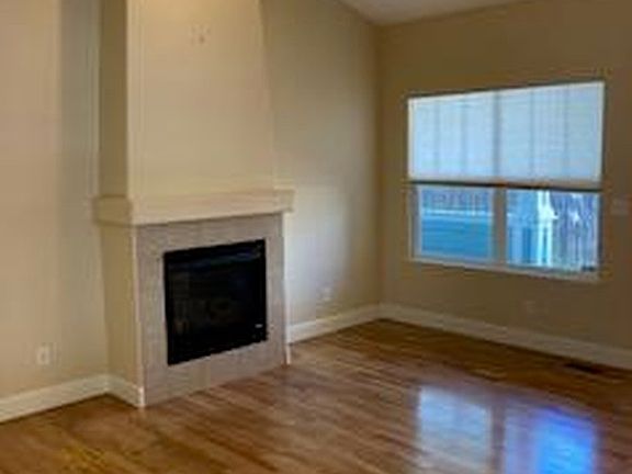 4th image of 833 Windchime Ct