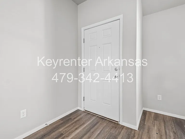 817 S Katlyn Dr — Photo 5