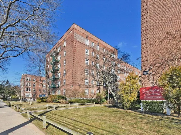 36 Cathedral Avenue #1C, Hempstead, NY 11550