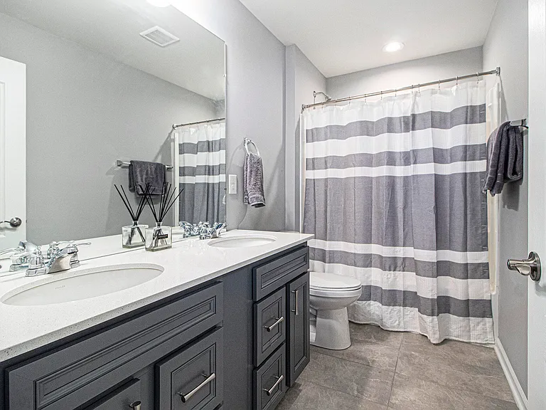 2865 Dillon Dr — Photo 40