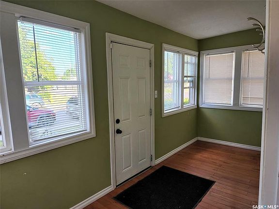 3rd image of 2176 Lindsay St