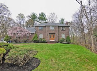26 Mackenzie Ln, Wakefield, MA 01880