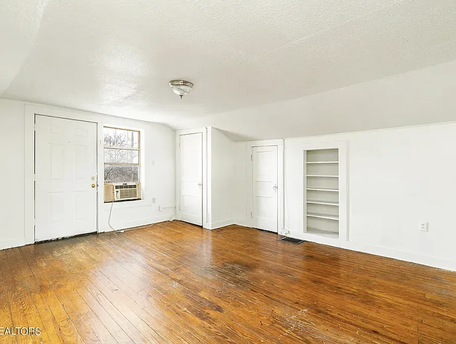 1 bed, 850 sqft, $1,100 — Photo 2