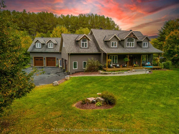 427 Skyhills Rd, Huntsville, ON P1H 2N5