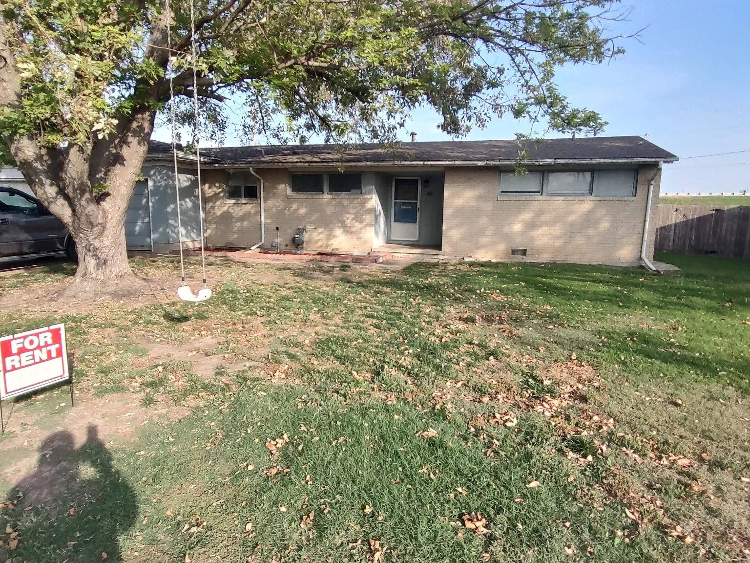 3 bed, 1.5 bath, 1205 sqft, $1,475 — Photo 2