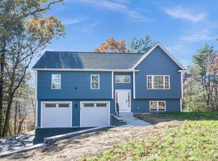 31 Lake Rd, Brookfield, MA 01506