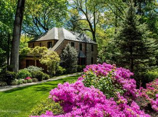 124 Vanderbilt Rd, Manhasset, NY 11030