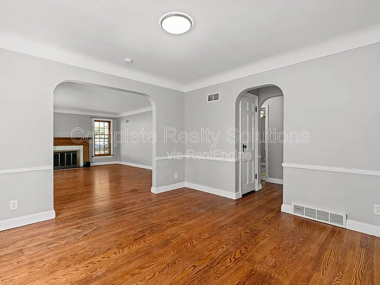 524 Gerald Pl — Photo 9